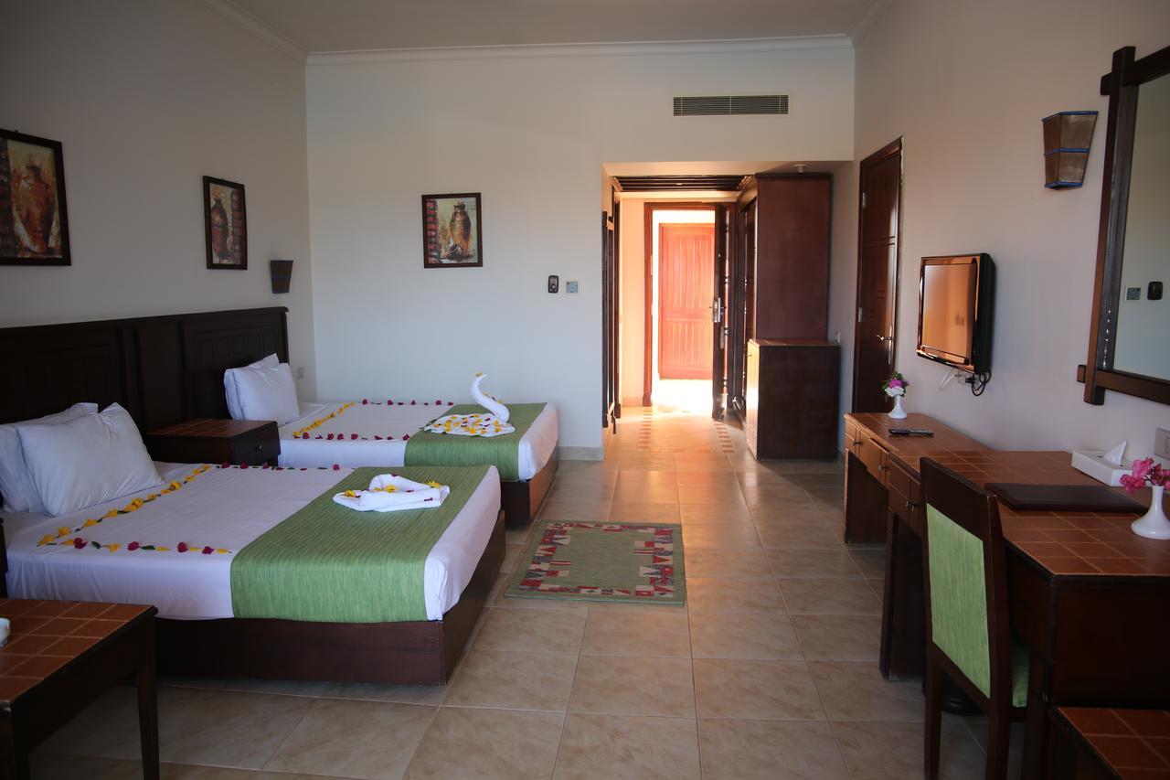 Marsa Alam Nubian Inn Laguna Beach Resort (Adults Only) מראה חיצוני תמונה